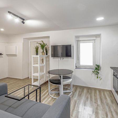 Apartamentos Pensamiento Madrid Extérieur photo