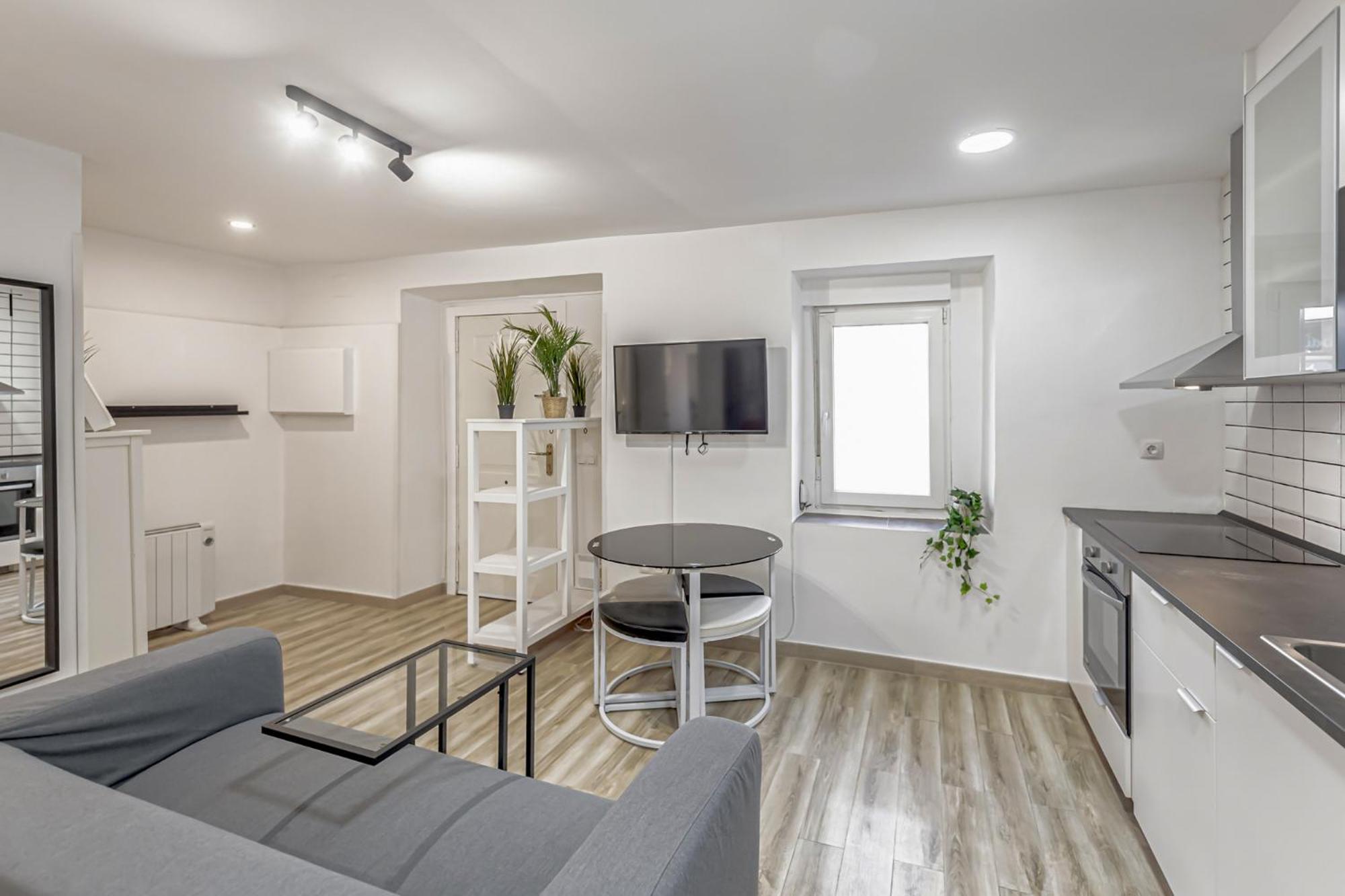 Apartamentos Pensamiento Madrid Extérieur photo